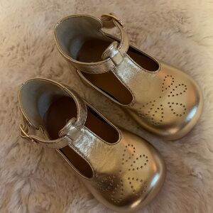 Copper Key Toddler Girls Gold Shoes Size 5 NEW